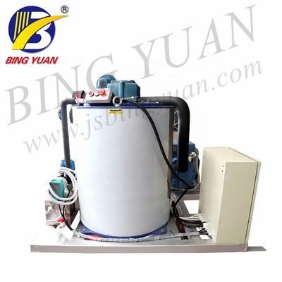 Evaporative Cooling 10KW R404A เครื่องทำน้ำแข็งเกล็ดหิมะเครื่องทำน้ำแข็ง 3 ตัน